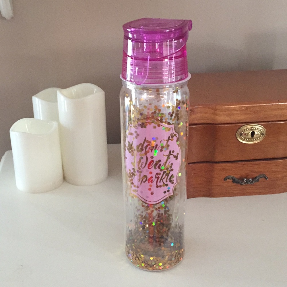 NWT Apana Yoga Lifestyle Glitter Insulated Bottle✨